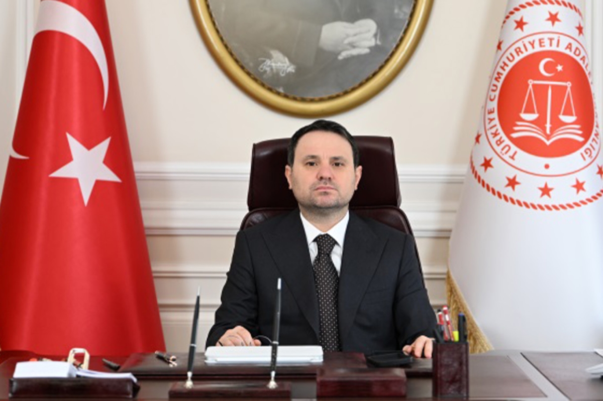 Bakan Gürlek: Ahbap Derneği Soruşturmasında 20 İlde 53 Şüpheli İçin Operasyon Düzenlendi