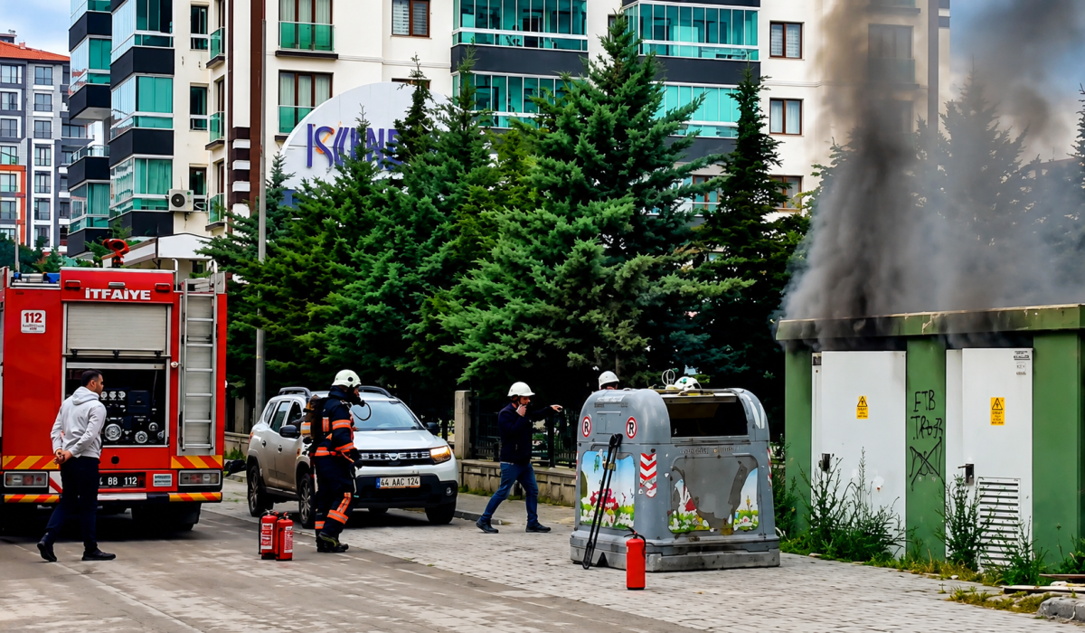 Trafo Yangını Paniğe Neden Oldu