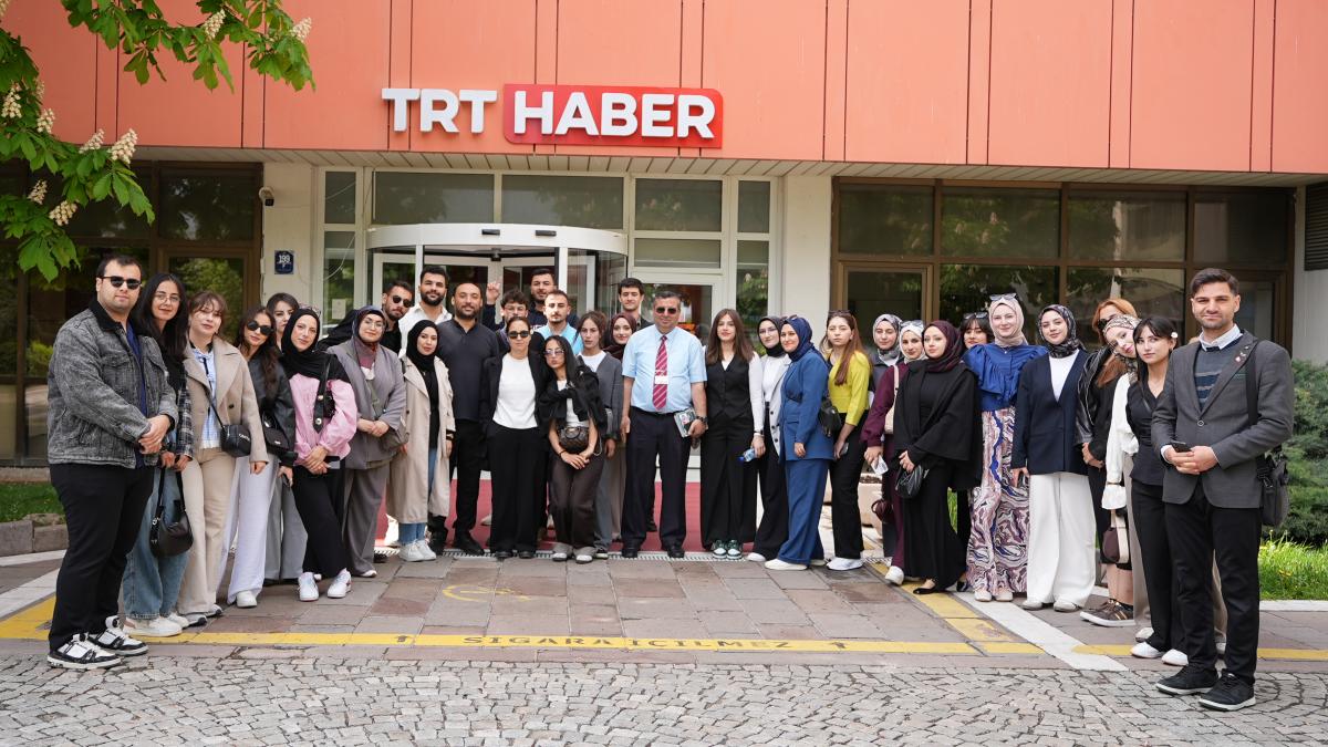 İnönü Üniversitesi Öğrencileri Dezenformasyonla Mücadele Zirvesi’nde Yer Aldı