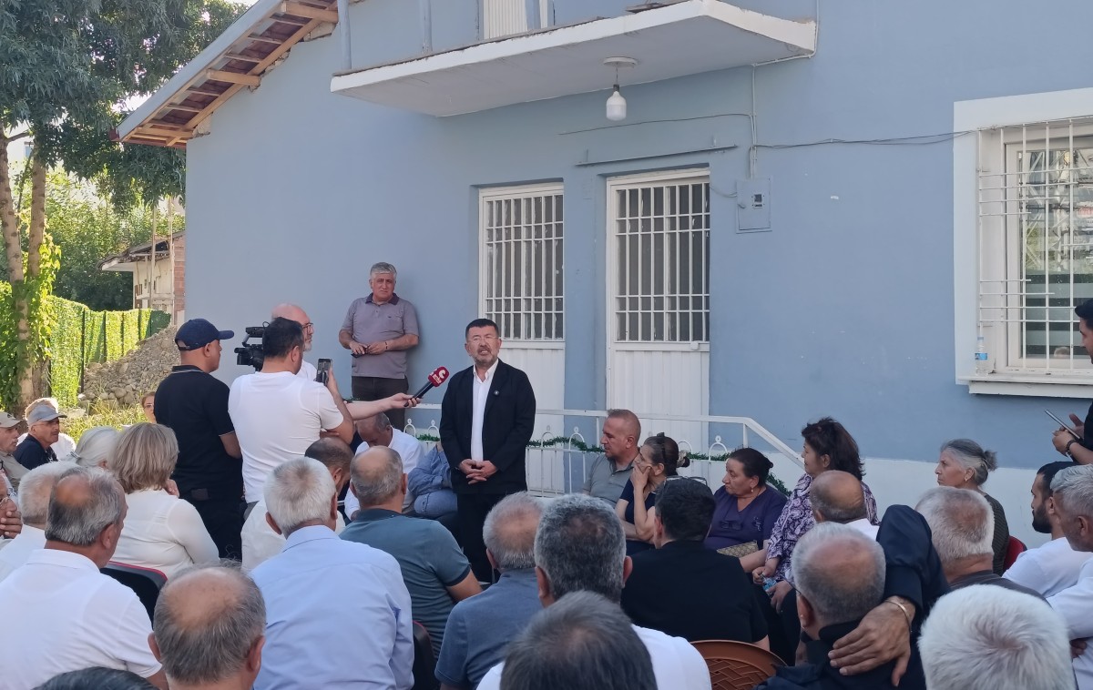 Görevden Alınan CHP Yönetimi İrtibat Bürosu Açtı