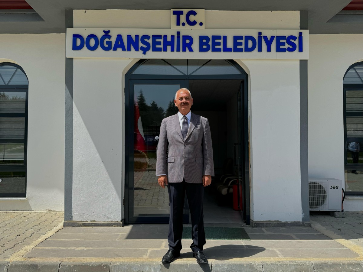 Doğanşehir Belediyesi’nin tabelasına T.C. ibaresi eklendi
