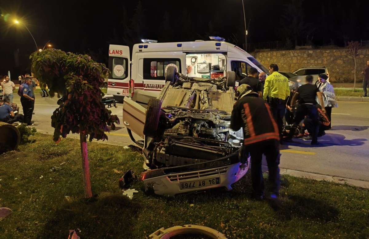 Şentepe Mezarlık Kavşağı’nda Trafik Kazası: 2 Yaralı